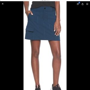 Athleta Trekkie Hike Skort size 4
